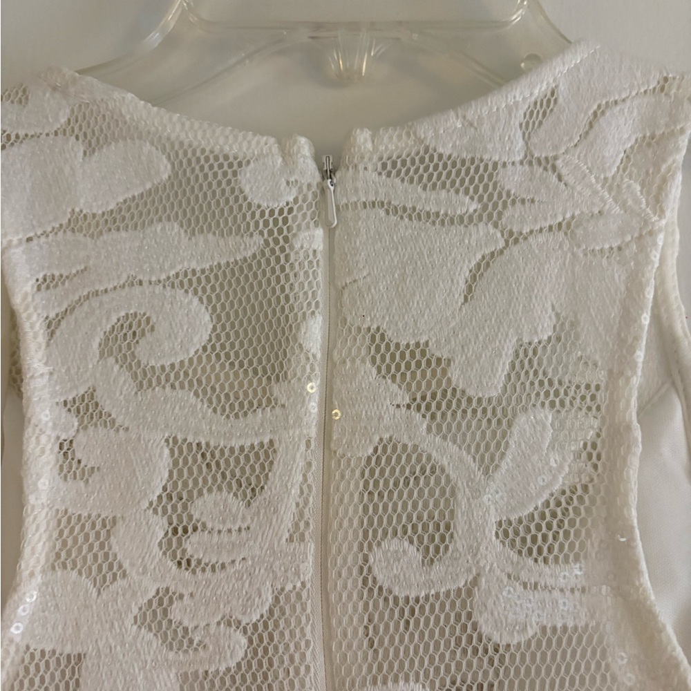 Elegant White Lace Dress - Picture 3 of 6